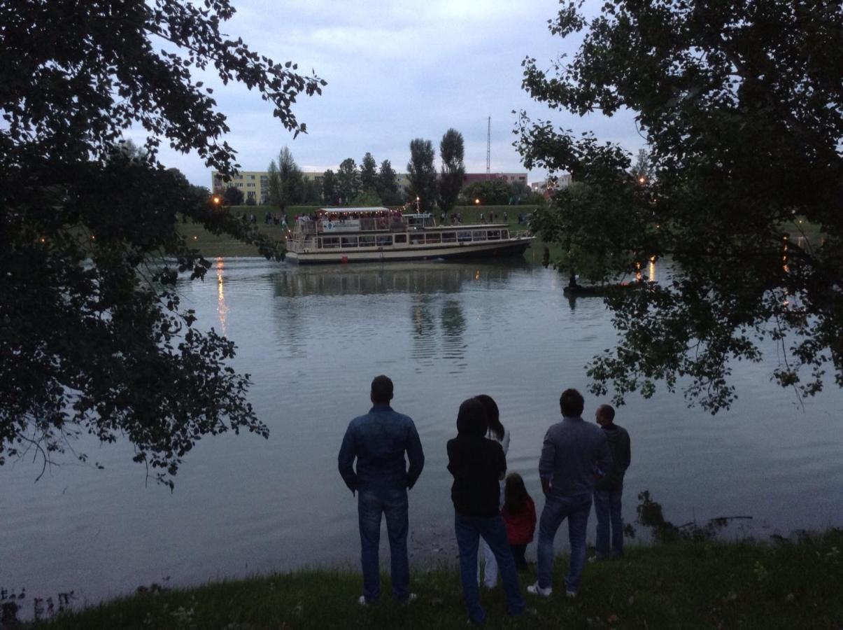 Sobri Halaszcsarda Es Panzio Baja Exterior foto
